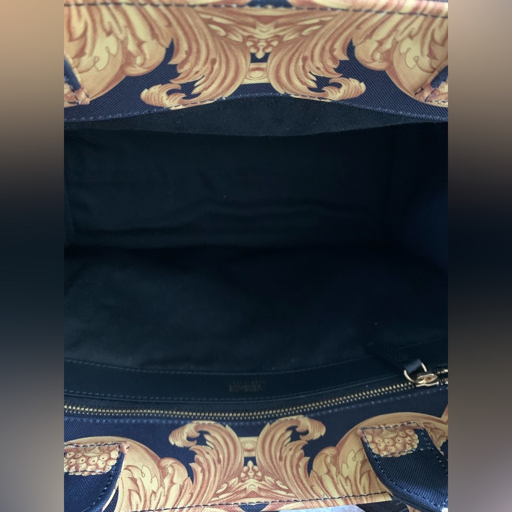 Versace Signature Print Brand New Large Canvas Tote.
MSRP $1,895 - Picture 5 of 8